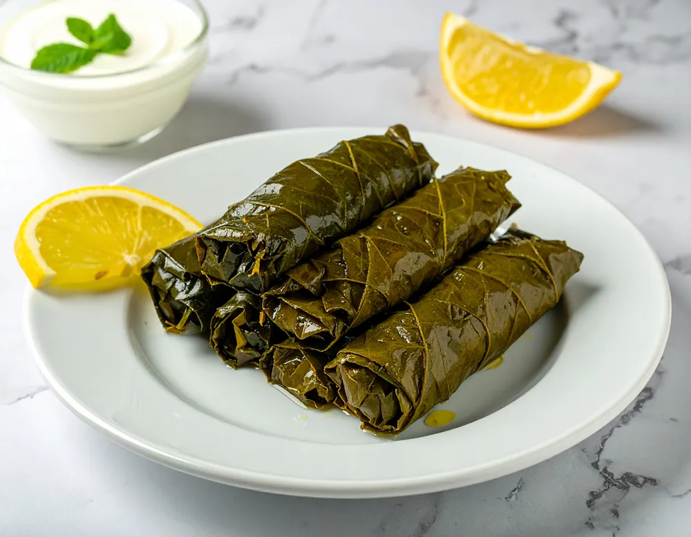 Gefüllte Weinblätter mit Bulgur (Yaprak Sarması) – vegetarisch