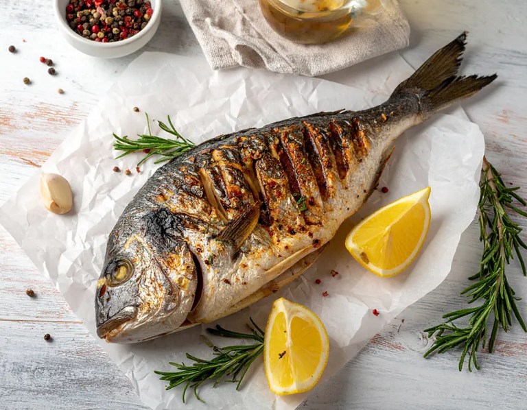 Dorade grillen – einfaches & leckeres Fisch-Rezept | Dilos Kitchen