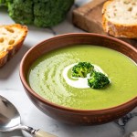 Brokkolisuppe Rezept im Thermomix - einfach & cremiger - Dilos Kitchen